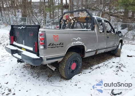 1998 Chevrolet K1500 Fleetside z USA, uszkodzony, nr VIN 2GCEK19R1W1206125